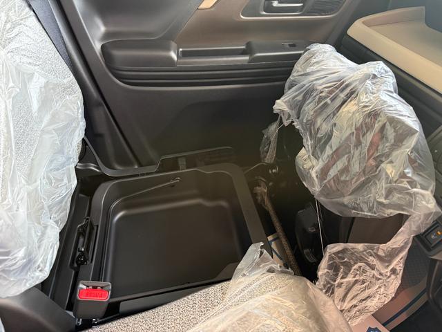 スペーシア ハイブリッドＸ　８インチナビ　フルセグ　スマートキー　シートヒーター　セーフティサポート　両側パワースライド　ＬＥＤ（16枚目）