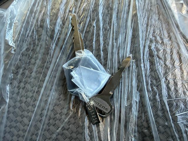 エブリイ ＰＡリミテッド　ダムド　ｌｉｔｔｌｅ．Ｄ　カンタービレ１５インチアルミ　キーレス　ハードカーゴキャリア　セーフティサポート（11枚目）