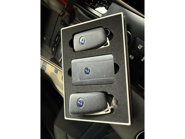 ＩＳ ＩＳ３００ｈ　Ｆスポーツ　純正ナビ　フルセグ　バックカメラ　スマートキー　パワーシート　シートヒーター　ＥＴＣ　レーダークルーズ　プリクラッシュセーフティ　ＬＥＤ　純正アルミ（16枚目）