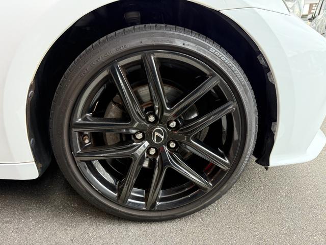 ＩＳ ＩＳ３００ｈ　Ｆスポーツ　純正ナビ　フルセグ　バックカメラ　スマートキー　パワーシート　シートヒーター　ＥＴＣ　レーダークルーズ　プリクラッシュセーフティ　ＬＥＤ　純正アルミ（21枚目）