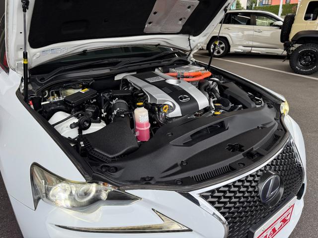 ＩＳ ＩＳ３００ｈ　Ｆスポーツ　純正ナビ　フルセグ　バックカメラ　スマートキー　パワーシート　シートヒーター　ＥＴＣ　レーダークルーズ　プリクラッシュセーフティ　ＬＥＤ　純正アルミ（26枚目）