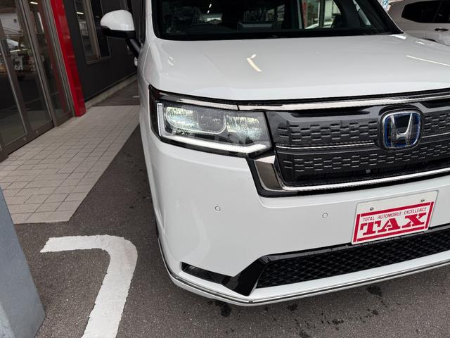 ステップワゴン ｅＨＥＶスパーダプレミアムラインブラックエディション　１１．４インチナビ　フルセグ　フリップダウンモニター　バックカメラ　両側パワースライド　ホンダセンシング　スマートキー　シートヒーター　ＬＥＤ　パワーゲート　クルーズコントロール　純正アルミ（29枚目）