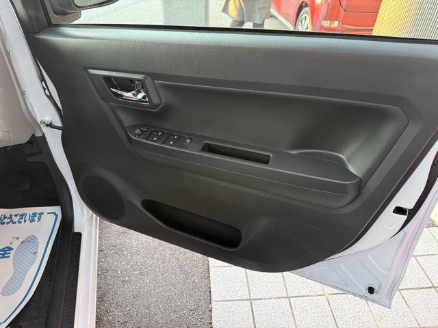 ミライース Ｇ　ＳＡＩＩＩ　メモリーナビ　フルセグ　バックカメラ　スマートキー　シートヒーター　スマートアシスト　ＬＥＤ　純正アルミ（7枚目）