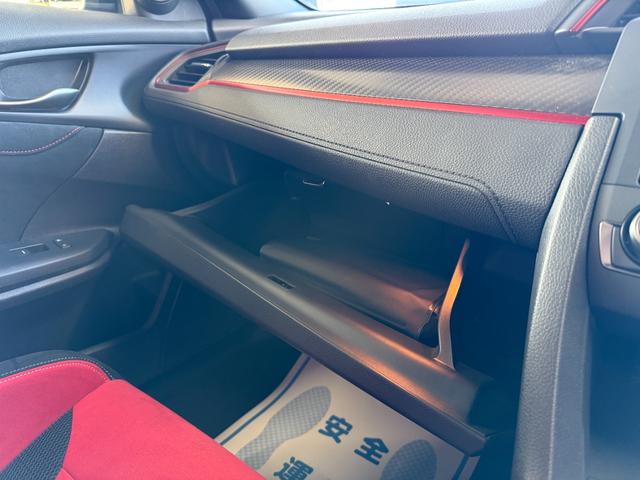 �Ԃɂ���Ă̓X�g�b�N���[�h�ɒu���Ă��邱�Ƃ�����܂��̂ŁA�����X�̑O�Ɏ��O�ɂ��A�����������܂��ƍK���ł��B