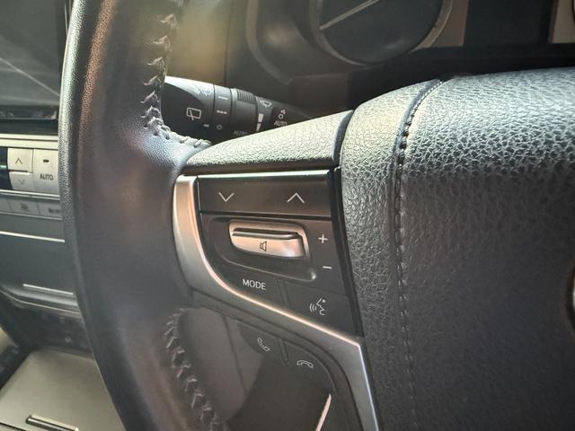 ランドクルーザープラド ＴＸ　Ｌパッケージ　９インチナビ　フルセグ　ＣＤ　ＤＶＤ　ＢＴ　ＵＳＢ　ＨＤＭＩ　バックカメラ　ＬＥＤライト　フォグランプ　ＥＴＣ　レザーシート　シートヒーター　エアシート　パワーシート　エアロ　スマートキー　１７インチ（4枚目）