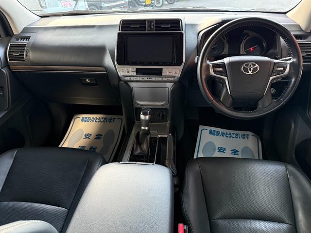 ランドクルーザープラド ＴＸ　Ｌパッケージ　９インチナビ　フルセグ　ＣＤ　ＤＶＤ　ＢＴ　ＵＳＢ　ＨＤＭＩ　バックカメラ　ＬＥＤライト　フォグランプ　ＥＴＣ　レザーシート　シートヒーター　エアシート　パワーシート　エアロ　スマートキー　１７インチ（6枚目）