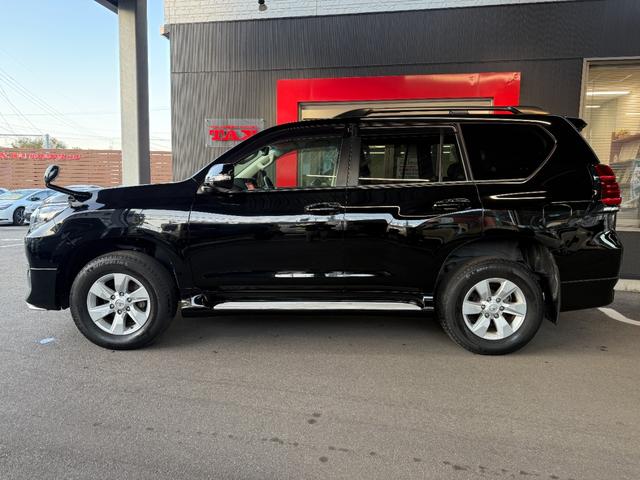 ランドクルーザープラド ＴＸ　Ｌパッケージ　９インチナビ　フルセグ　ＣＤ　ＤＶＤ　ＢＴ　ＵＳＢ　ＨＤＭＩ　バックカメラ　ＬＥＤライト　フォグランプ　ＥＴＣ　レザーシート　シートヒーター　エアシート　パワーシート　エアロ　スマートキー　１７インチ（20枚目）