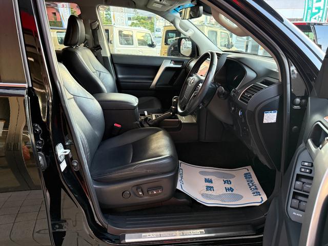 ランドクルーザープラド ＴＸ　Ｌパッケージ　９インチナビ　フルセグ　ＣＤ　ＤＶＤ　ＢＴ　ＵＳＢ　ＨＤＭＩ　バックカメラ　ＬＥＤライト　フォグランプ　ＥＴＣ　レザーシート　シートヒーター　エアシート　パワーシート　エアロ　スマートキー　１７インチ（29枚目）