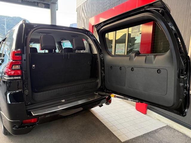 ランドクルーザープラド ＴＸ　Ｌパッケージ　９インチナビ　フルセグ　ＣＤ　ＤＶＤ　ＢＴ　ＵＳＢ　ＨＤＭＩ　バックカメラ　ＬＥＤライト　フォグランプ　ＥＴＣ　レザーシート　シートヒーター　エアシート　パワーシート　エアロ　スマートキー　１７インチ（34枚目）