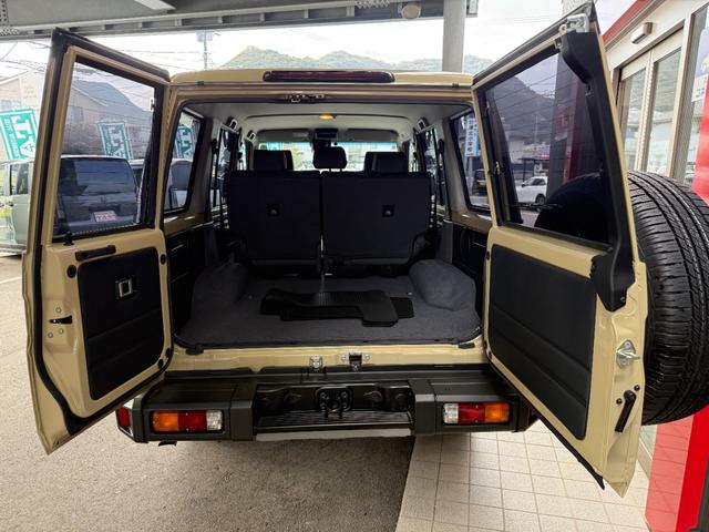 ランドクルーザー７０ ＡＸ　キーレス　メモリーナビ　フルセグ　ＣＤ　ＤＶＤ　バックカメラ　ＵＳＢ　ＥＴＣ２．０　ＬＥＤライト　フォグランプ　ハーフレザーシート　フロントアンダーカバー　リアアンダーカバー　１６インチＡＷ（5枚目）