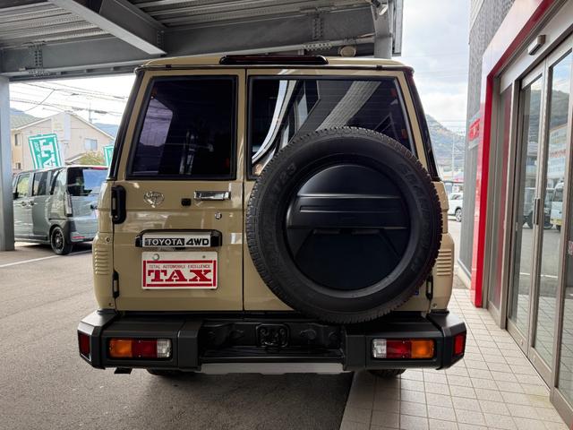 ランドクルーザー７０ ＡＸ　キーレス　メモリーナビ　フルセグ　ＣＤ　ＤＶＤ　バックカメラ　ＵＳＢ　ＥＴＣ２．０　ＬＥＤライト　フォグランプ　ハーフレザーシート　フロントアンダーカバー　リアアンダーカバー　１６インチＡＷ（8枚目）