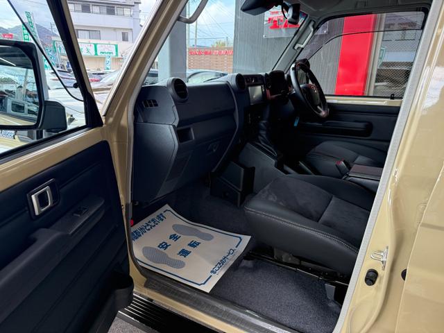 ランドクルーザー７０ ＡＸ　キーレス　メモリーナビ　フルセグ　ＣＤ　ＤＶＤ　バックカメラ　ＵＳＢ　ＥＴＣ２．０　ＬＥＤライト　フォグランプ　ハーフレザーシート　フロントアンダーカバー　リアアンダーカバー　１６インチＡＷ（15枚目）