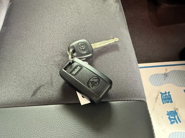 ランドクルーザー７０ ＡＸ　キーレス　メモリーナビ　フルセグ　ＣＤ　ＤＶＤ　バックカメラ　ＵＳＢ　ＥＴＣ２．０　ＬＥＤライト　フォグランプ　ハーフレザーシート　フロントアンダーカバー　リアアンダーカバー　１６インチＡＷ（33枚目）