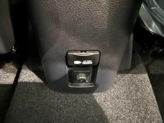 アクア ＧＲスポーツ　スマートキー　Ｄオーディオ　ＢＴ　ＵＳＢ　パノラミックビューモニター　ＬＥＤライト　フォグランプ　シートヒーター　ステアリングヒーター　ハーフレザーシート（25枚目）