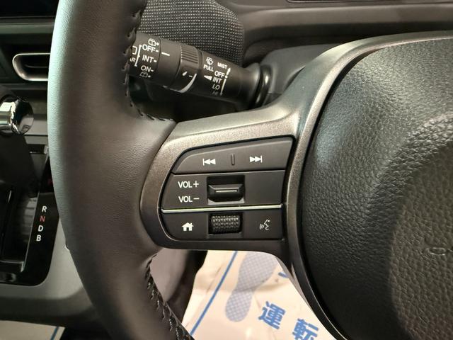 フリード ｅ：ＨＥＶエアー　ＥＸ　スマートキー　９インチナビ　フルセグ　ＢＴ　ＵＳＢ　バックカメラ　ＬＥＤライト　両側パワースライド　シートヒーター　１５インチＡＷ　ホンダセンシング　ＢＳＭ（19枚目）