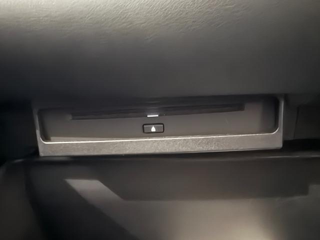 ノア ハイブリッドＳ－Ｚ　Ｄオーディオ　ナビ　フルセグ　ＣＤ　ＤＶＤ　ＢＴ　ＵＳＢ　ＨＤＭＩ　フリップダウンモニター　パノラミックビューモニター　デジタルインナーミラー　パワーゲート　ユニバーサルステップ　３眼ＬＥＤライト（3枚目）