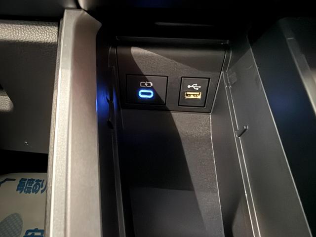 ノア ハイブリッドＳ－Ｚ　Ｄオーディオ　ナビ　フルセグ　ＣＤ　ＤＶＤ　ＢＴ　ＵＳＢ　ＨＤＭＩ　フリップダウンモニター　パノラミックビューモニター　デジタルインナーミラー　パワーゲート　ユニバーサルステップ　３眼ＬＥＤライト（8枚目）
