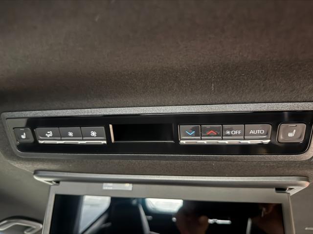 ノア ハイブリッドＳ－Ｚ　Ｄオーディオ　ナビ　フルセグ　ＣＤ　ＤＶＤ　ＢＴ　ＵＳＢ　ＨＤＭＩ　フリップダウンモニター　パノラミックビューモニター　デジタルインナーミラー　パワーゲート　ユニバーサルステップ　３眼ＬＥＤライト（43枚目）