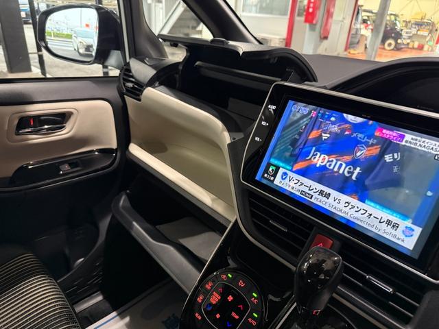 ノア Ｓｉ　ダブルバイビーＩＩＩ　１０インチナビ　フルセグ　ＣＤ　ＤＶＤ　ＢＴ　バックカメラ　スマートキー　ＬＥＤライト　フォグランプ　ＥＴＣ　ドライブレコーダー前後　両側パワースライド　ハーフレザーシート　１６インチＡＷ（8枚目）