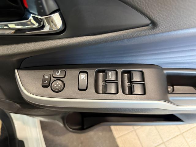 ソリオ ハイブリッドMZ スマートキー 9インチナビ フルセグ CD DVD BT USB 全方位モニター LEDライト フォグランプ シートヒーター ヘッドアップディスプレイ 両側パワースライド セーフティサポート(12枚目)