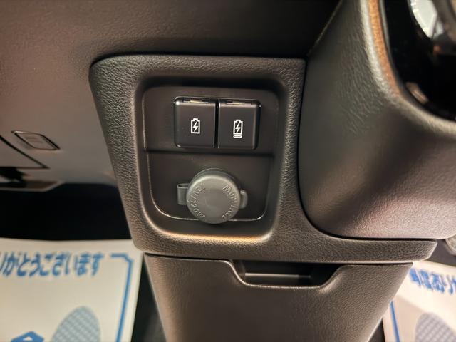 ソリオバンディット ハイブリッドＭＶ　スマートキー　９インチナビ　フルセグ　ＣＤ　ＤＶＤ　ＢＴ　ＵＳＢ　全方位モニター　ＬＥＤライト　フォグランプ　シートヒーター　両側パワースライド　ヘッドアップディスプレイ　セーフティサポート　ＢＳＭ（12枚目）