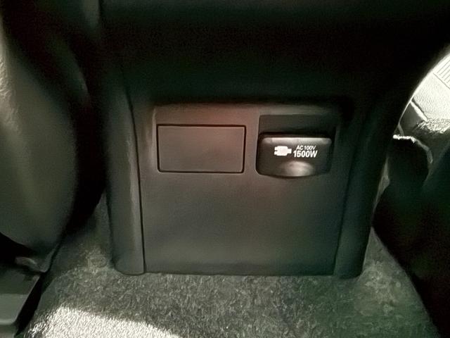 プリウス Ｚ　ＴＲＤフロントスポイラー　２０インチＡＷ　ローダウン　Ｄオーディオ　ナビ　フルセグ　ＢＴ　ＵＳＢ　ＨＤＭＩ　パノラミックビューモニター　デジタルインナーミラー　ムーンルーフ　パーキングサポート　ＢＳＭ（7枚目）