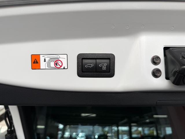 プリウス Ｚ　ＴＲＤフロントスポイラー　２０インチＡＷ　ローダウン　Ｄオーディオ　ナビ　フルセグ　ＢＴ　ＵＳＢ　ＨＤＭＩ　パノラミックビューモニター　デジタルインナーミラー　ムーンルーフ　パーキングサポート　ＢＳＭ（9枚目）