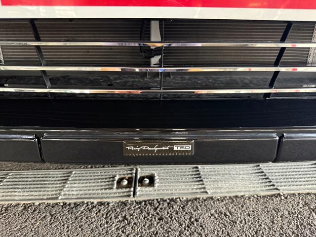 プリウス Ｚ　ＴＲＤフロントスポイラー　２０インチＡＷ　ローダウン　Ｄオーディオ　ナビ　フルセグ　ＢＴ　ＵＳＢ　ＨＤＭＩ　パノラミックビューモニター　デジタルインナーミラー　ムーンルーフ　パーキングサポート　ＢＳＭ（13枚目）