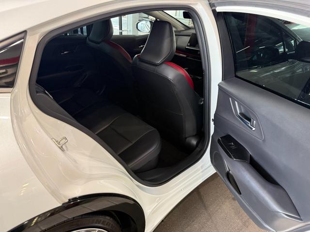 プリウス Ｚ　ＴＲＤフロントスポイラー　２０インチＡＷ　ローダウン　Ｄオーディオ　ナビ　フルセグ　ＢＴ　ＵＳＢ　ＨＤＭＩ　パノラミックビューモニター　デジタルインナーミラー　ムーンルーフ　パーキングサポート　ＢＳＭ（14枚目）