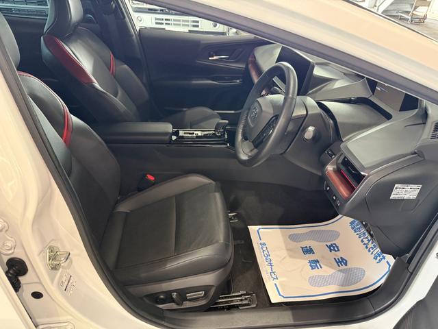 プリウス Ｚ　ＴＲＤフロントスポイラー　２０インチＡＷ　ローダウン　Ｄオーディオ　ナビ　フルセグ　ＢＴ　ＵＳＢ　ＨＤＭＩ　パノラミックビューモニター　デジタルインナーミラー　ムーンルーフ　パーキングサポート　ＢＳＭ（18枚目）