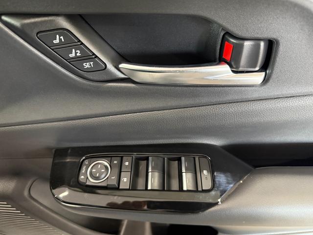 プリウス Ｚ　ＴＲＤフロントスポイラー　２０インチＡＷ　ローダウン　Ｄオーディオ　ナビ　フルセグ　ＢＴ　ＵＳＢ　ＨＤＭＩ　パノラミックビューモニター　デジタルインナーミラー　ムーンルーフ　パーキングサポート　ＢＳＭ（33枚目）