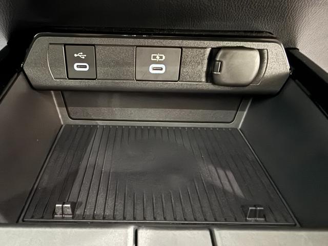 プリウス Ｚ　ＴＲＤフロントスポイラー　２０インチＡＷ　ローダウン　Ｄオーディオ　ナビ　フルセグ　ＢＴ　ＵＳＢ　ＨＤＭＩ　パノラミックビューモニター　デジタルインナーミラー　ムーンルーフ　パーキングサポート　ＢＳＭ（42枚目）