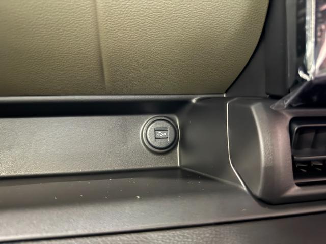 クロスビー ハイブリッドMZ スマートキー 9インチナビ フルセグ BT USB HDMI 全方位モニター LEDライト フォグランプ シートヒーター ステアリングヒーター ヘッドアップディスプレイ セーフティサポート(24枚目)