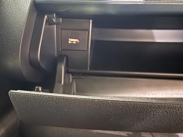 タント カスタムＲＳリミテッド　スマートキー　８インチナビ　フルセグ　ＣＤ　ＤＶＤ　バックカメラ　ＬＥＤライト　フォグランプ　シートヒーター　ＥＴＣ　両側パワースライド　１５インチＡＷ（3枚目）