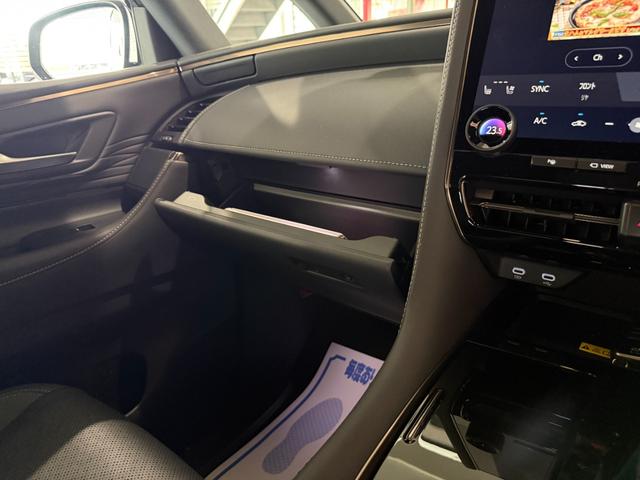 ヴェルファイアハイブリッド Z プレミア スマートキー ナビ フルセグ BT USB HDMI パノラミックビューモニター 左右独立ムーンルーフ デジタルインナーミラー 両側パワースライド パワーゲート ドライブレコーダー前後 ワンオーナー(15枚目)