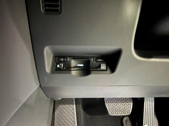 ヴェルファイアハイブリッド Z プレミア スマートキー ナビ フルセグ BT USB HDMI パノラミックビューモニター 左右独立ムーンルーフ デジタルインナーミラー 両側パワースライド パワーゲート ドライブレコーダー前後 ワンオーナー(16枚目)