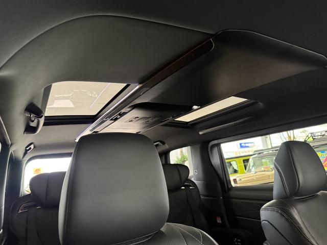 ヴェルファイアハイブリッド Z プレミア スマートキー ナビ フルセグ BT USB HDMI パノラミックビューモニター 左右独立ムーンルーフ デジタルインナーミラー 両側パワースライド パワーゲート ドライブレコーダー前後 ワンオーナー(17枚目)