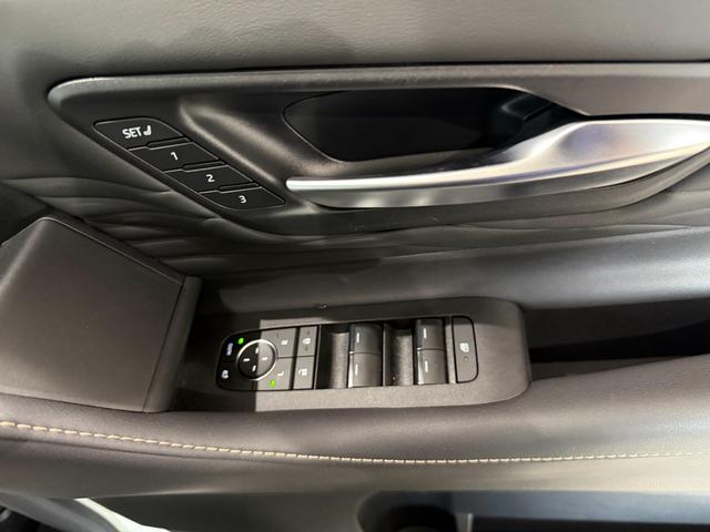 ヴェルファイアハイブリッド Z プレミア スマートキー ナビ フルセグ BT USB HDMI パノラミックビューモニター 左右独立ムーンルーフ デジタルインナーミラー 両側パワースライド パワーゲート ドライブレコーダー前後 ワンオーナー(21枚目)