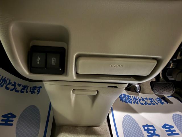 エブリイワゴン ＰＺターボスペシャル　スマートキー　Ｄオーディオ　ＢＴ　ＵＳＢ　バックカメラ　ＬＥＤライト　フォグランプ　シートヒーター　両側パワースライド　オートステップ　セーフティサポート　１４インチＡＷ（13枚目）