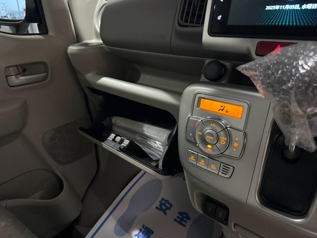 エブリイワゴン ＰＺターボスペシャル　スマートキー　Ｄオーディオ　ＢＴ　ＵＳＢ　バックカメラ　ＬＥＤライト　フォグランプ　シートヒーター　両側パワースライド　オートステップ　セーフティサポート　１４インチＡＷ（32枚目）