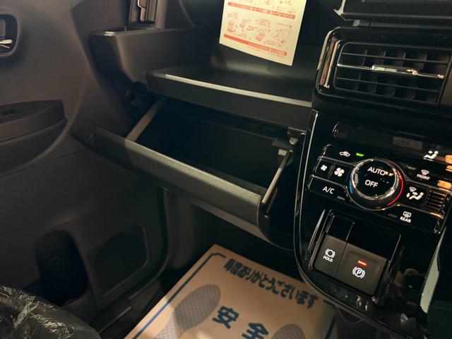 タント カスタムＸ　スマートキー　９インチＤオーディオ　フルセグ　ＢＴ　ＵＳＢ　ＨＤＭＩ　バックカメラ　ＬＥＤライト　フォグランプ　シートヒーター　両側パワースライド　１４インチＡＷ（8枚目）