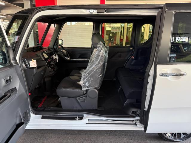 タント カスタムＲＳリミテッド　スマートキー　８インチナビ　フルセグ　ＣＤ　ＤＶＤ　バックカメラ　ＬＥＤライト　フォグランプ　シートヒーター　ＥＴＣ　両側パワースライド　１５インチＡＷ（10枚目）