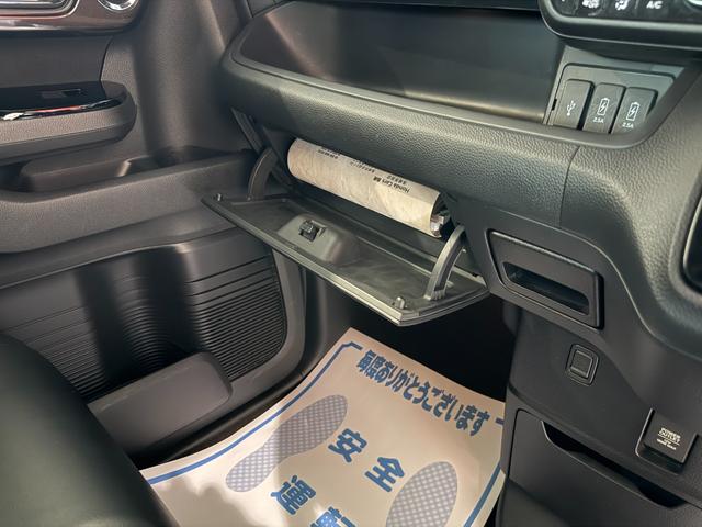 N-BOXカスタム G・Lターボホンダセンシング スマートキー メモリーナビ フルセグ CD DVD バックカメラ BT USB 両側パワースライド LEDライト フォグランプ ETC 15インチAW(19枚目)