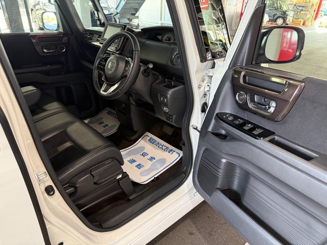 N-BOXカスタム G・Lターボホンダセンシング スマートキー メモリーナビ フルセグ CD DVD バックカメラ BT USB 両側パワースライド LEDライト フォグランプ ETC 15インチAW(20枚目)