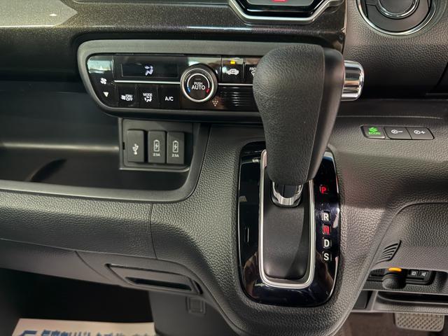 N-BOXカスタム G・Lターボホンダセンシング スマートキー メモリーナビ フルセグ CD DVD バックカメラ BT USB 両側パワースライド LEDライト フォグランプ ETC 15インチAW(22枚目)