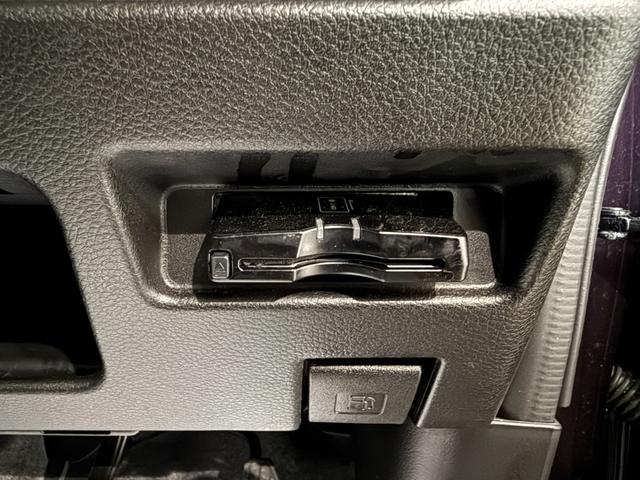 スペーシアカスタム ハイブリッドXS スマートキー 8インチナビ フルセグ CD DVD 全方位モニター LEDライト フォグランプ シートヒーター ETC ヘッドアップディスプレイ 両側パワースライド セーフティサポート 15インチAW(24枚目)