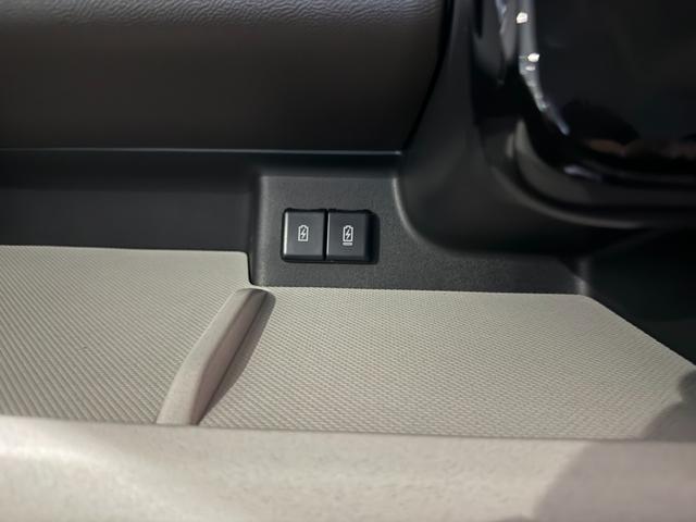 スペーシア ハイブリッドＸ　スマートキー　８インチナビ　フルセグ　ＣＤ　ＤＶＤ　ＬＥＤライト　シートヒーター　両側パワースライド　セーフティサポート　オットマン（5枚目）