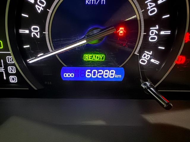 ヴォクシー ハイブリッドＺＳ　スマートキー　１１インチナビ　フルセグ　ＣＤ　ＤＶＤ　バックカメラ　フリップダウンモニター　ＬＥＤライト　フォグランプ　ＥＴＣ　両側パワースライド　シートヒーター　１６インチＡＷ（12枚目）