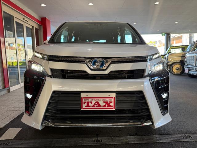 ヴォクシー ハイブリッドＺＳ　スマートキー　１１インチナビ　フルセグ　ＣＤ　ＤＶＤ　バックカメラ　フリップダウンモニター　ＬＥＤライト　フォグランプ　ＥＴＣ　両側パワースライド　シートヒーター　１６インチＡＷ（16枚目）