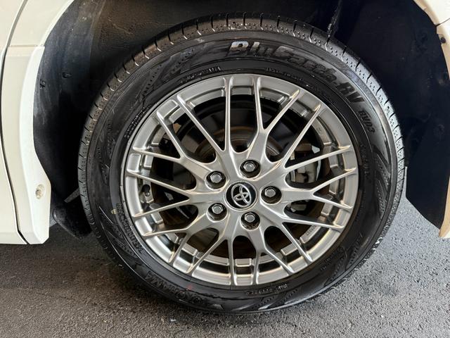 ヴォクシー ハイブリッドＺＳ　スマートキー　１１インチナビ　フルセグ　ＣＤ　ＤＶＤ　バックカメラ　フリップダウンモニター　ＬＥＤライト　フォグランプ　ＥＴＣ　両側パワースライド　シートヒーター　１６インチＡＷ（19枚目）